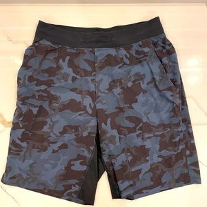 Lululemon men’s camo shorts | Sz Medium | EUC